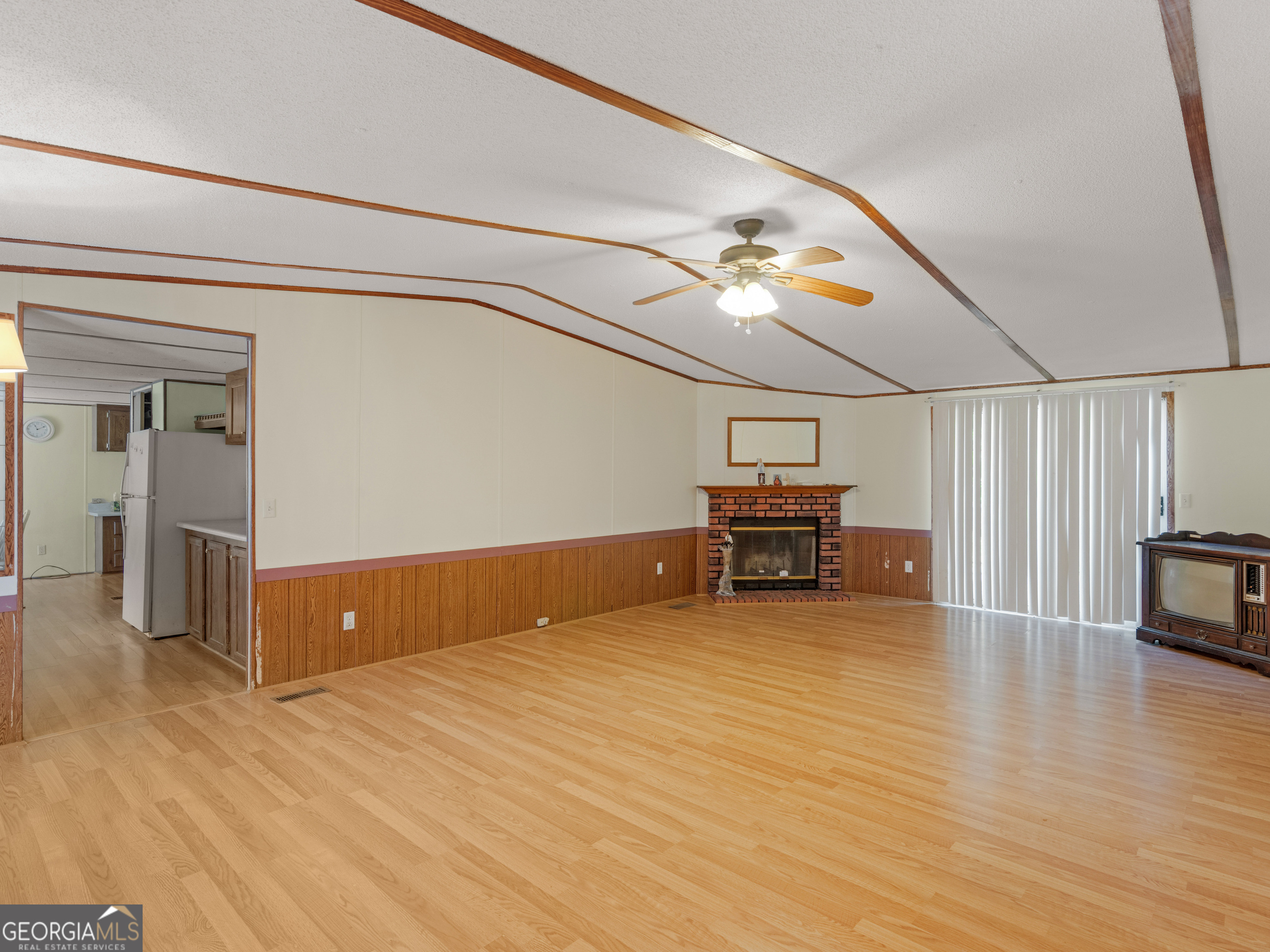 245 Brooks Road Jackson, GA 30233 - Photo 2 of 38