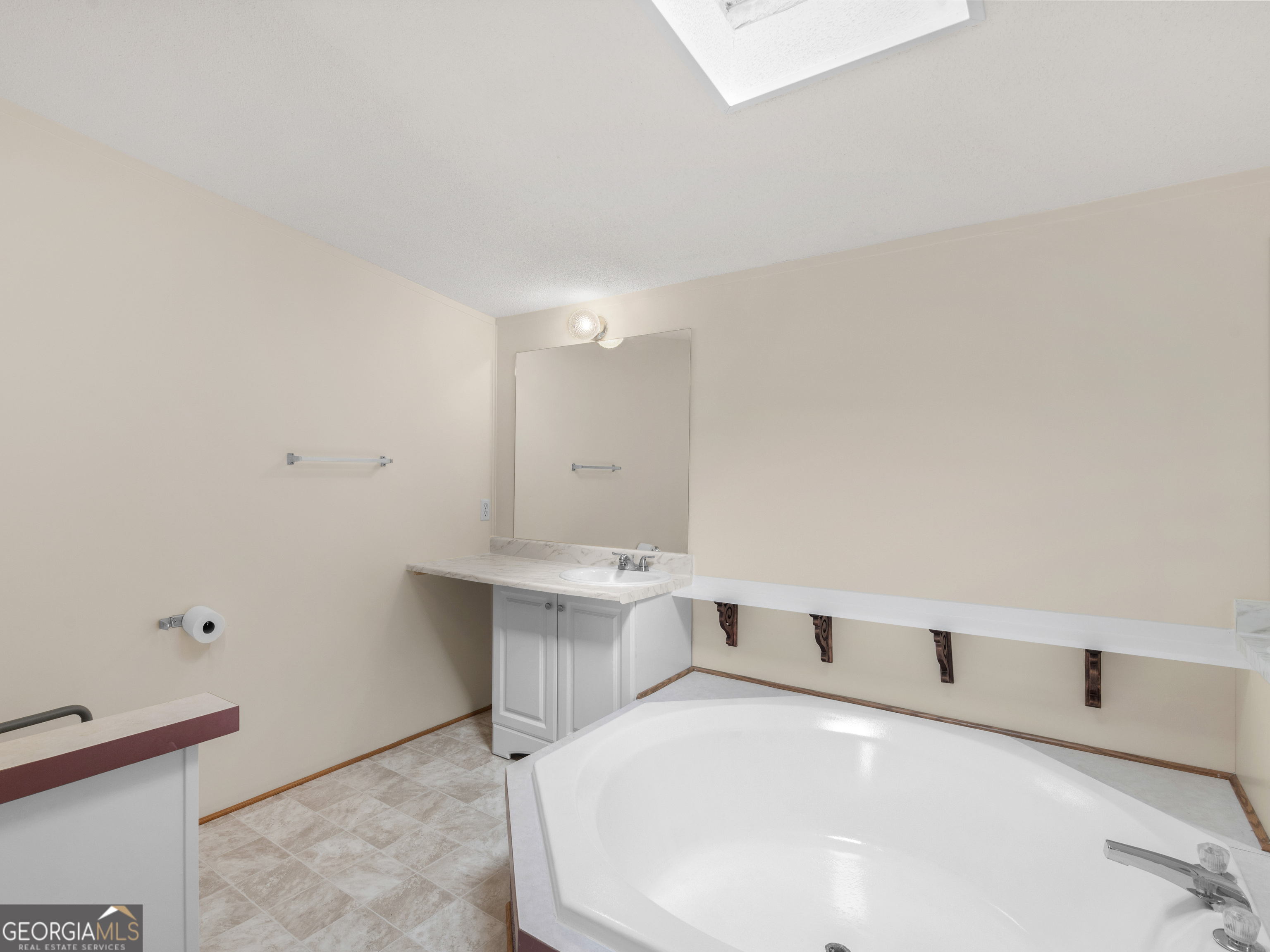 245 Brooks Road Jackson, GA 30233 - Photo 32 of 38