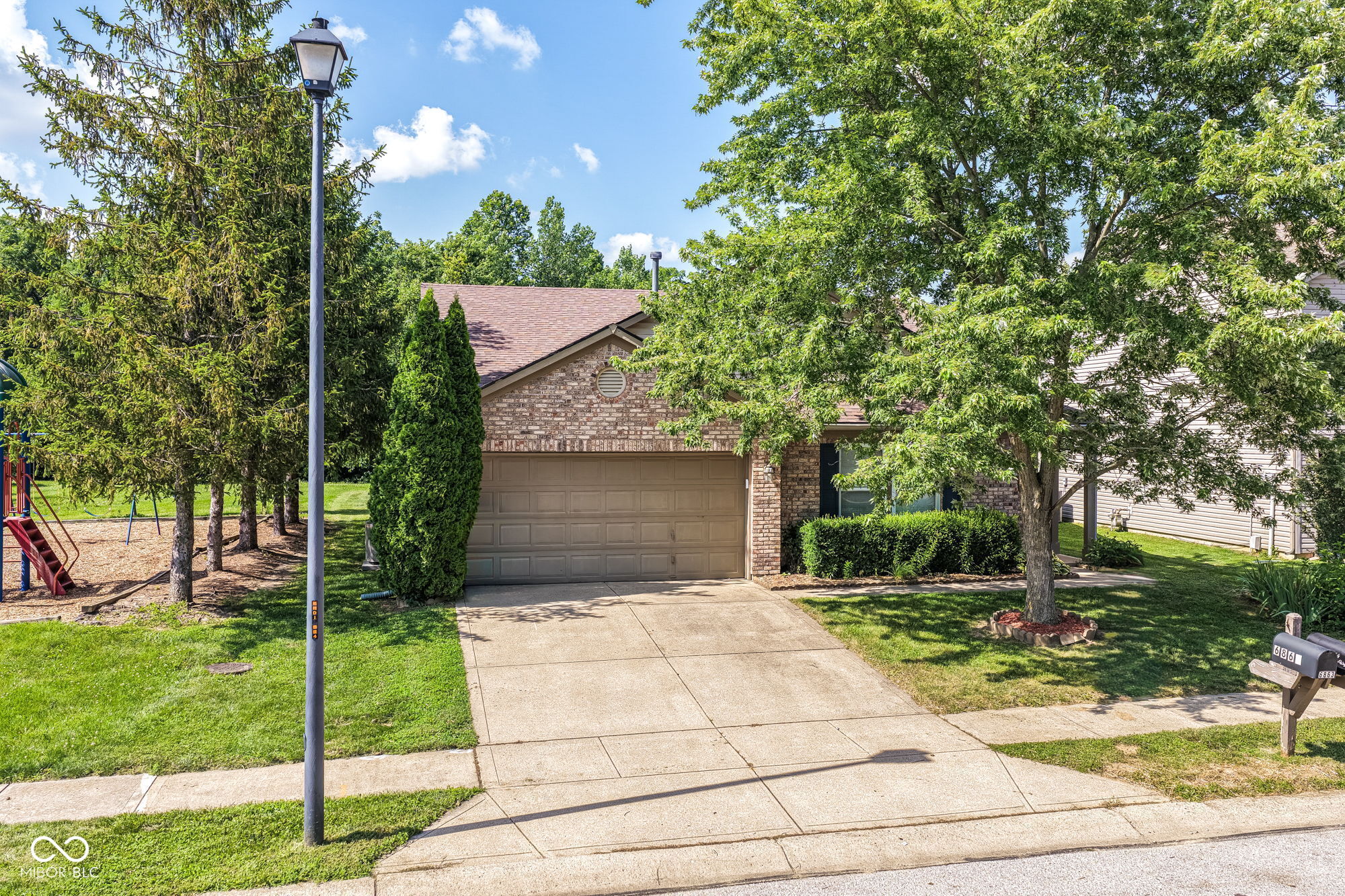 6864 Merritt Ridge Way Avon, IN 46123 - Photo 2 of 40