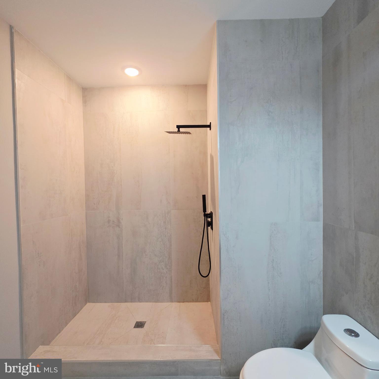 714 Chestnut Street, Unit 4 Philadelphia, PA 19106 - Photo 12 of 15