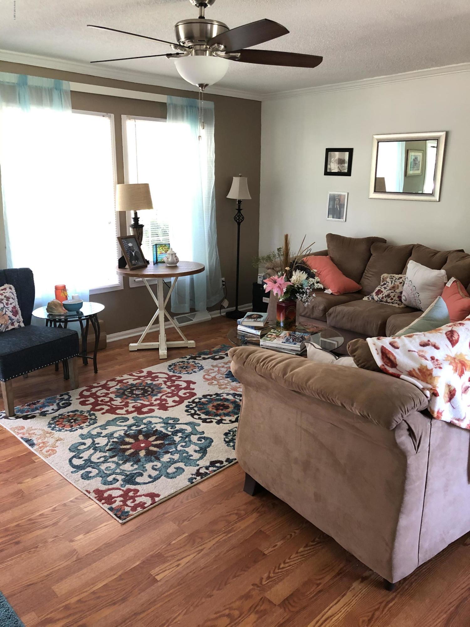 255 Edwards Fork Road Scotland Neck, NC 27874 - Photo 3 of 29 Living Room