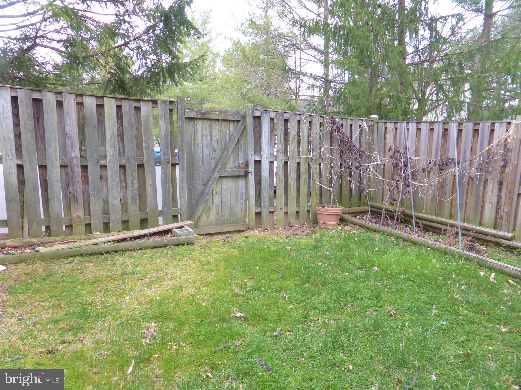 7326 Stream Way Springfield, VA 22152 - Photo 20 of 20 Fenced Backyard
