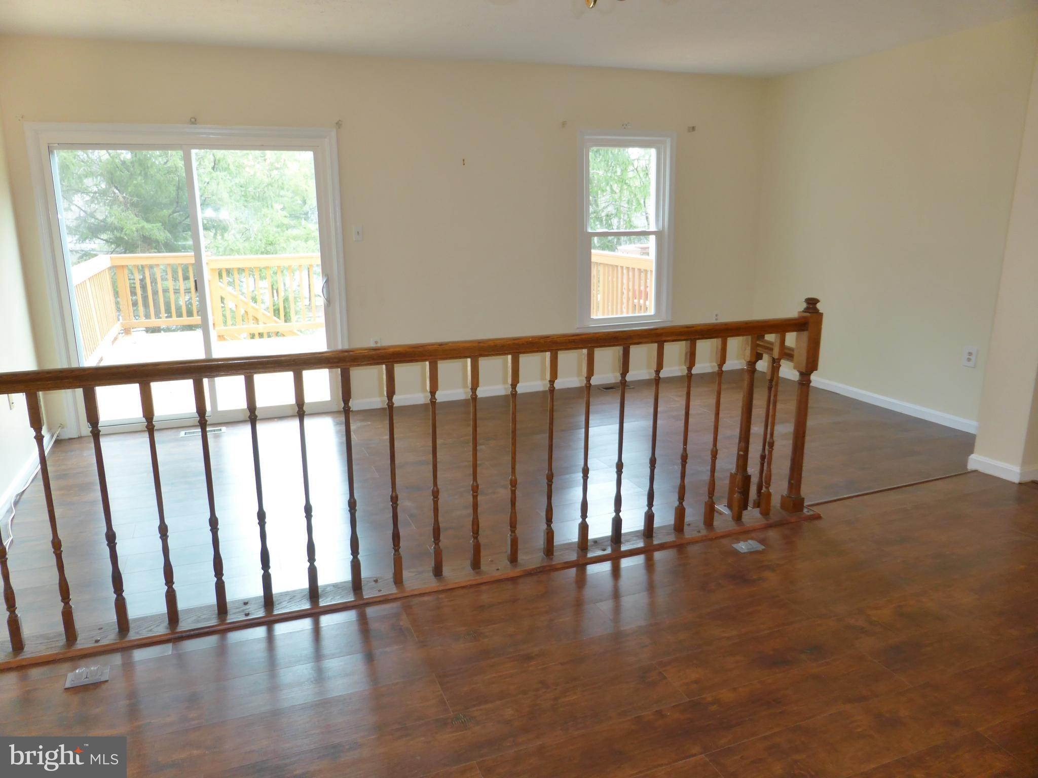 7326 Stream Way Springfield, VA 22152 - Photo 3 of 20 Living Room