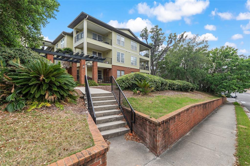 1257 Southwest 9th Road, Unit 308 Gainesville, FL 32601 - Photo 2 of 31