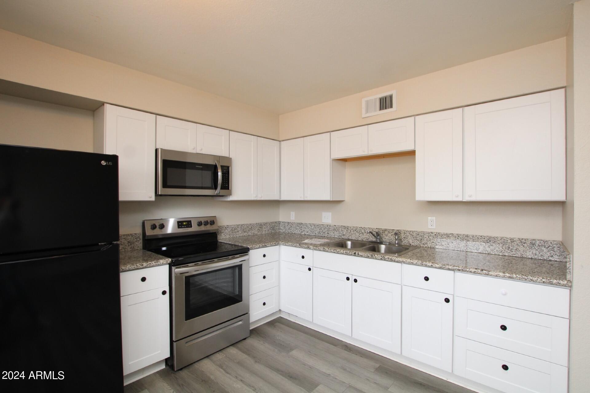 960 South Mara Drive, Unit 1 Apache Junction, AZ 85120 - Photo 1 of 7 0454229c-4090-4664-a181-51d061f8f081