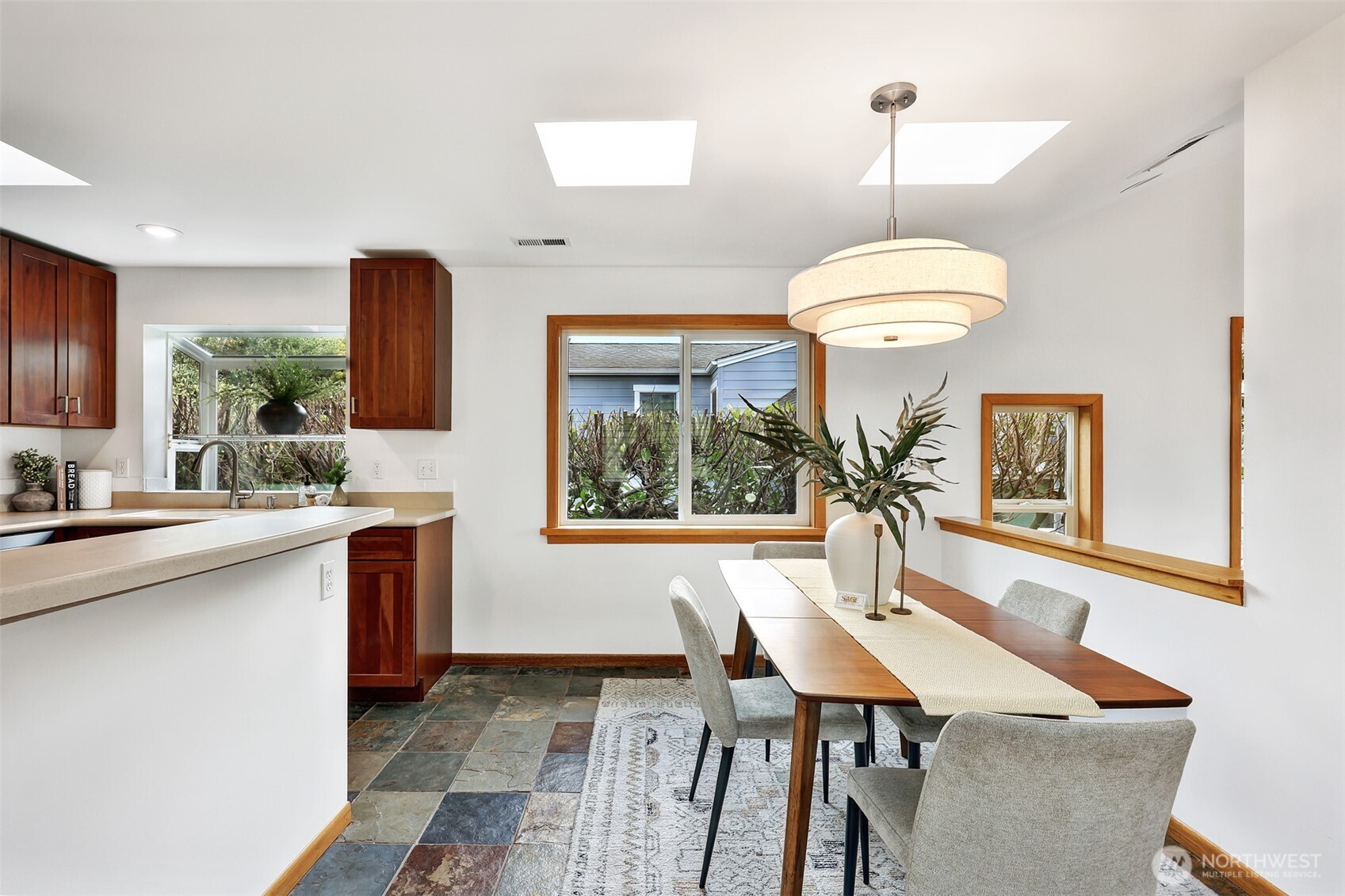 622 Northwest 75th Street Seattle, WA 98117 - Photo 9 of 22