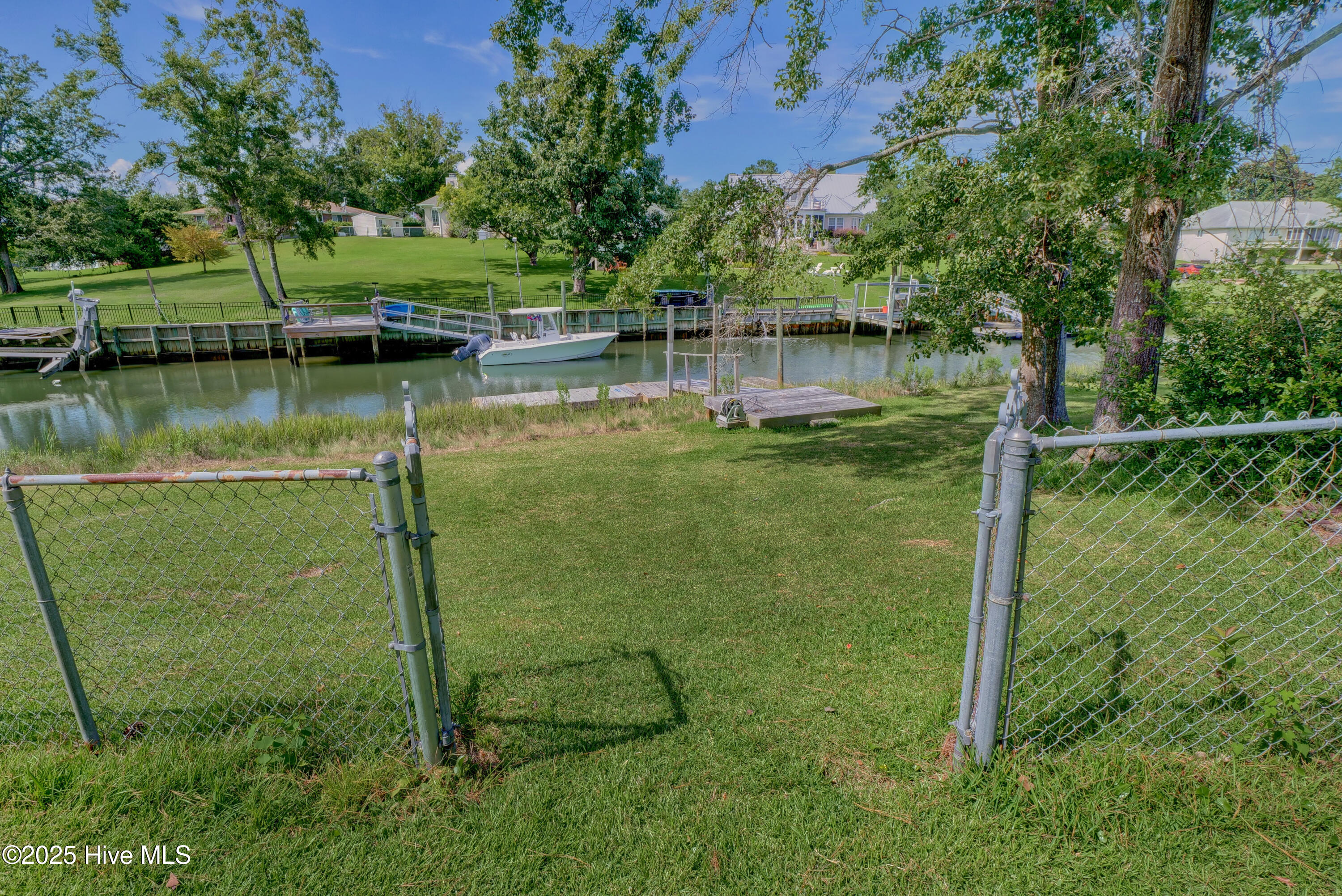 665 Hughes Road Hampstead, NC 28443 - Photo 14 of 40