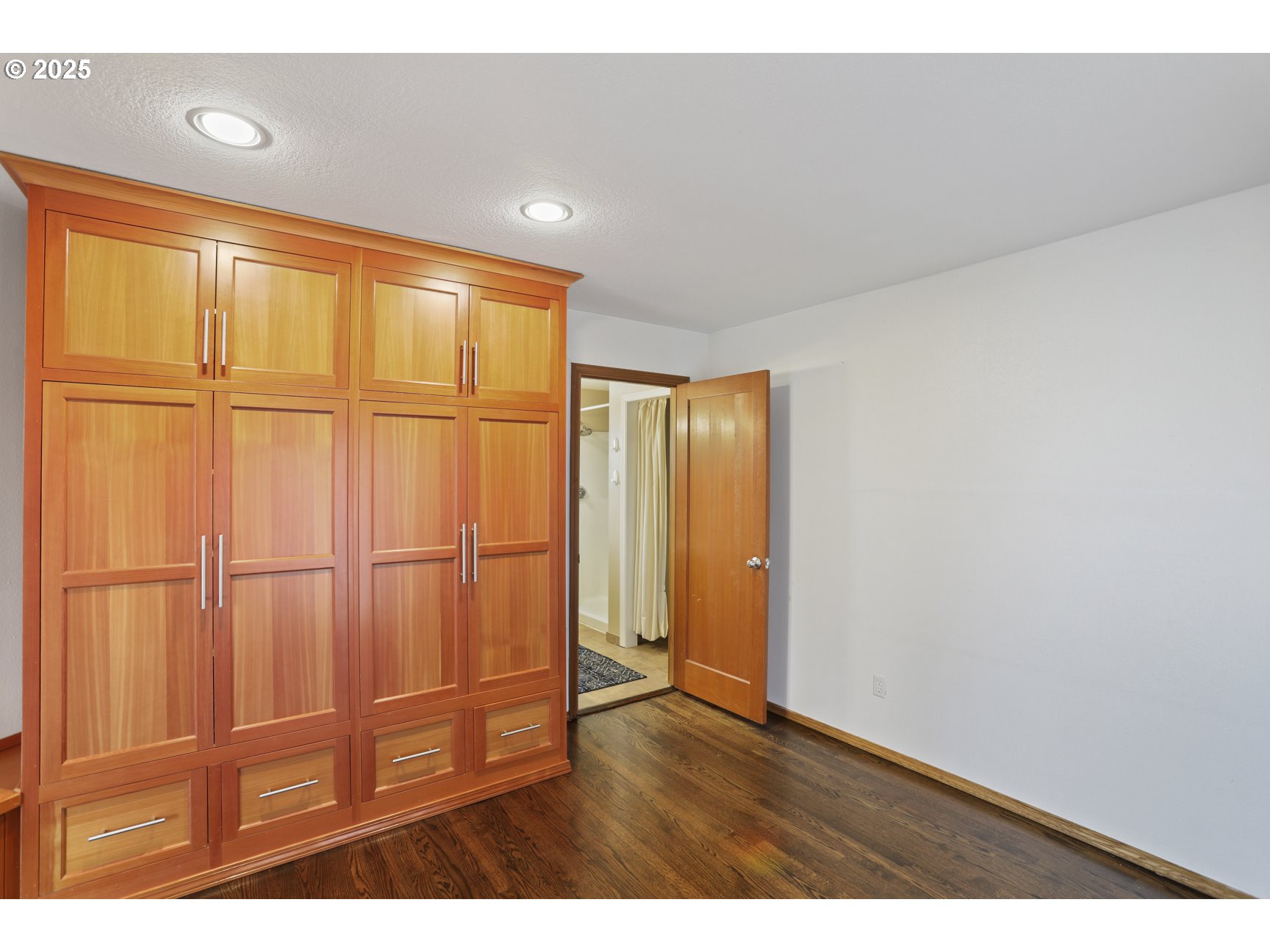 50776 Dike Road, Unit 4 Scappoose, OR 97056 - Photo 5 of 37 a view of an empty room