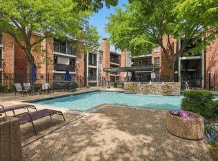 18333 Roehampton Drive, Unit 928 Dallas, TX 75252 - Photo 14 of 20 a view of backyard with green space