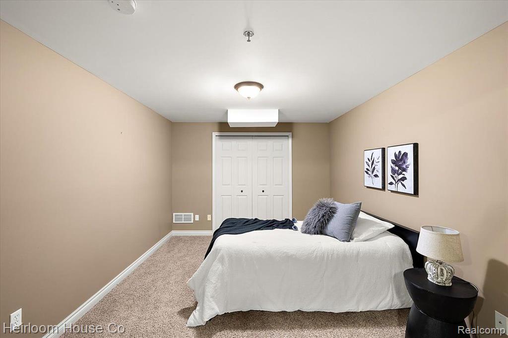 45926 South Stonewood Road Canton, MI 48187 - Photo 12 of 73