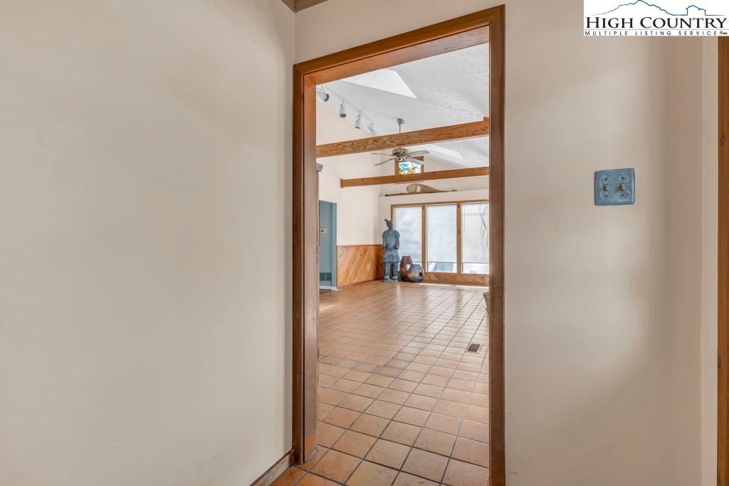 483 Highway 105 Extension Boone, NC 28607 - Photo 16 of 41