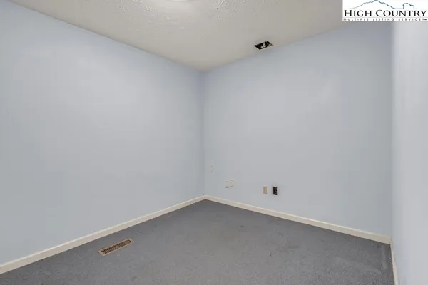 $5,500 | 483 Highway 105 Extension, Boone, NC 28607