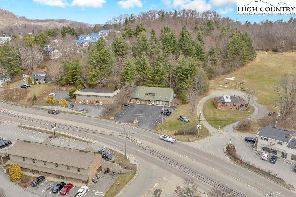483 Highway 105 Extension Boone, NC 28607 - Photo 5 of 41