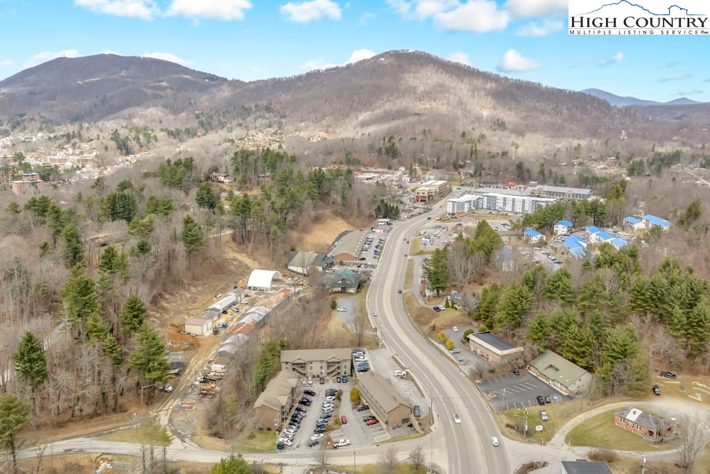 483 Highway 105 Extension Boone, NC 28607 - Photo 9 of 41