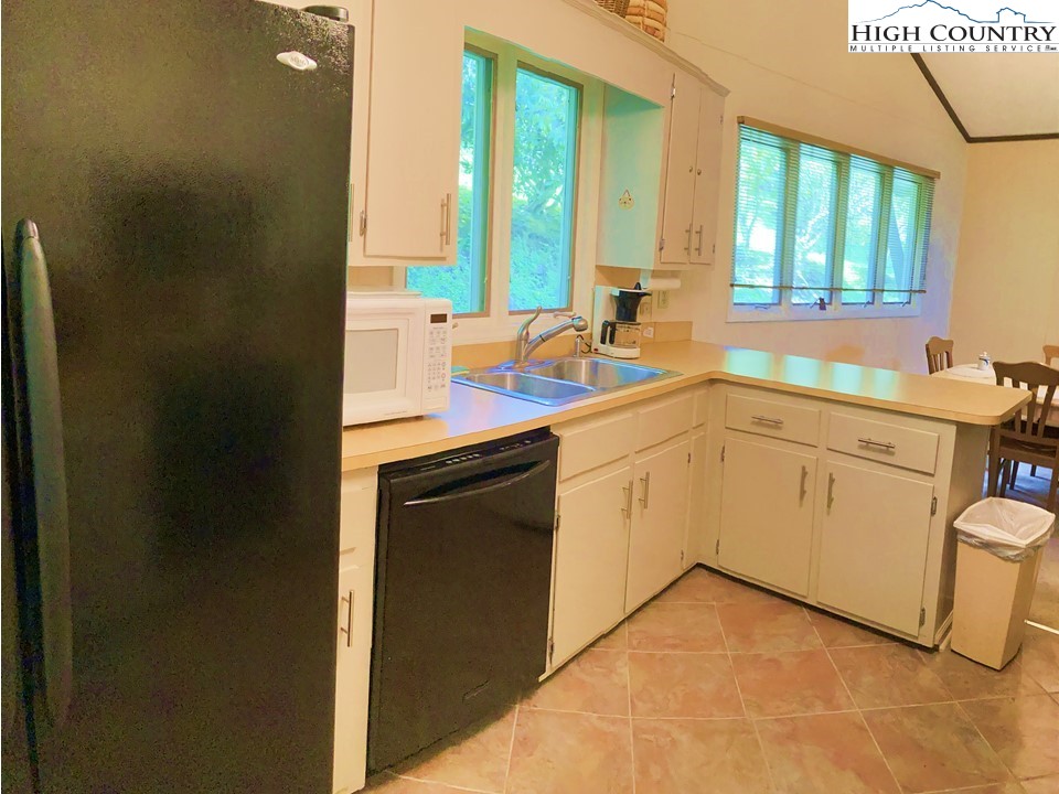 693 Skiview Road Seven Devils, NC 28604 - Photo 12 of 30 Gallery Image 12