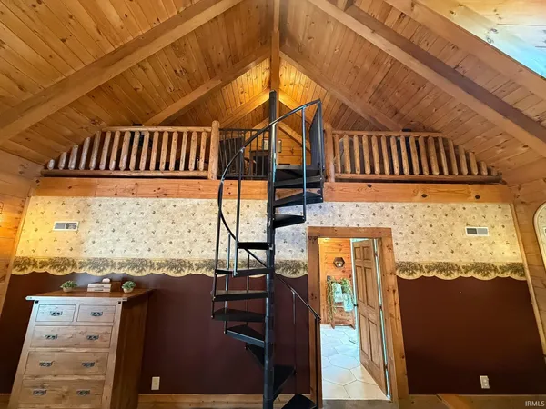 $1,574,900 | 6903 East State Road 58, Owensburg, IN 47453