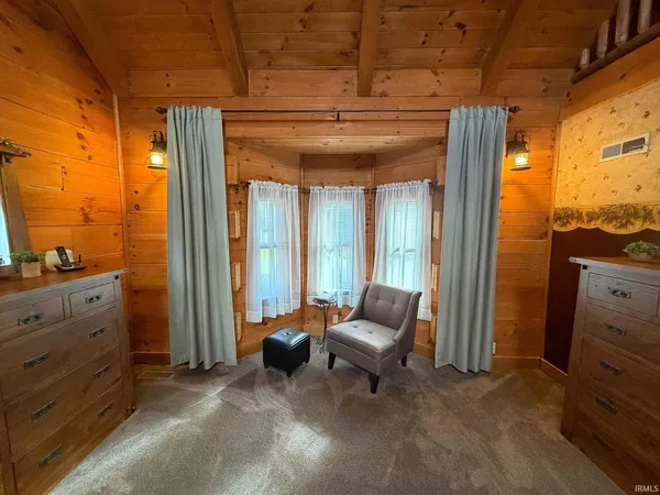 $1,574,900 | 6903 East State Road 58, Owensburg, IN 47453