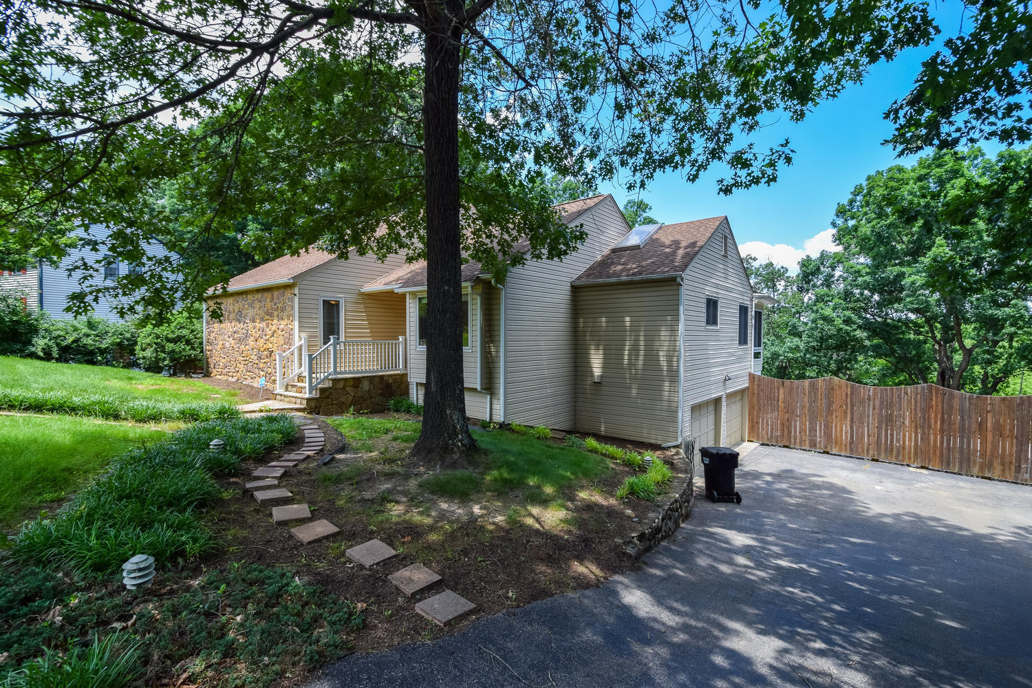 3337 One Oak Road Roanoke, VA 24018 - Photo 22 of 31 3337 One Oak Rd Cave Spring VA-large-022