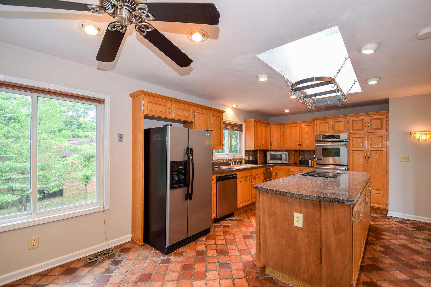3337 One Oak Road Roanoke, VA 24018 - Photo 8 of 31 3337 One Oak Rd Cave Spring VA-large-008