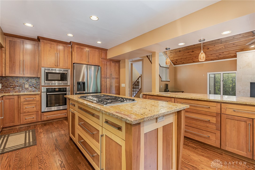 18 Locust Hill Road Cincinnati, OH 45245 - Photo 8 of 33 Gallery Image 8