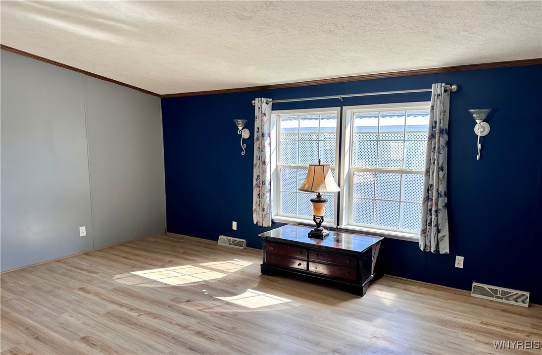 52 Calla Way Cheektowaga, NY 14043 - Photo 7 of 21 Living Room