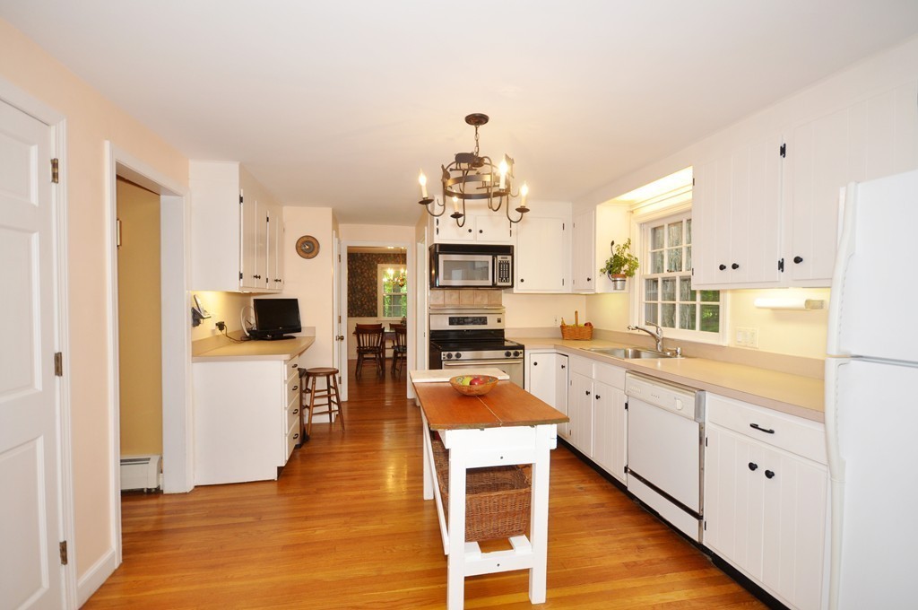 18 Birch Ridge Road Acton, MA 01720 - Photo 4 of 28 Gallery Image 4