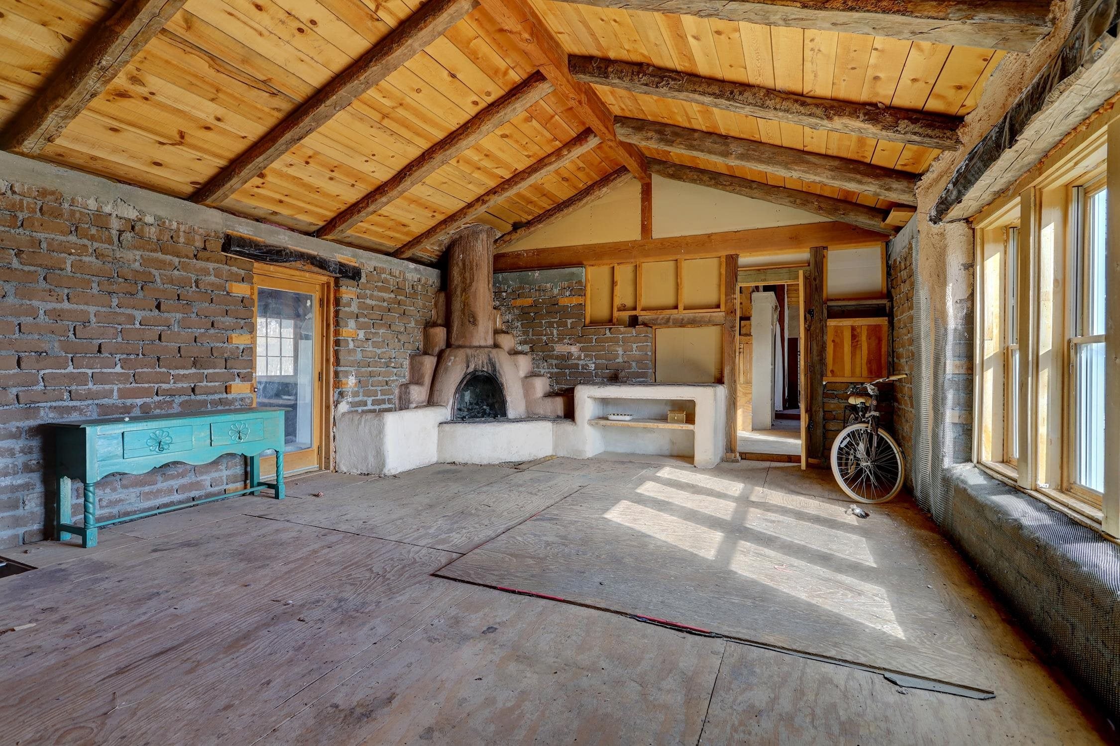 124 Colorado Road Tres Piedras, NM 87577 - Photo 7 of 50