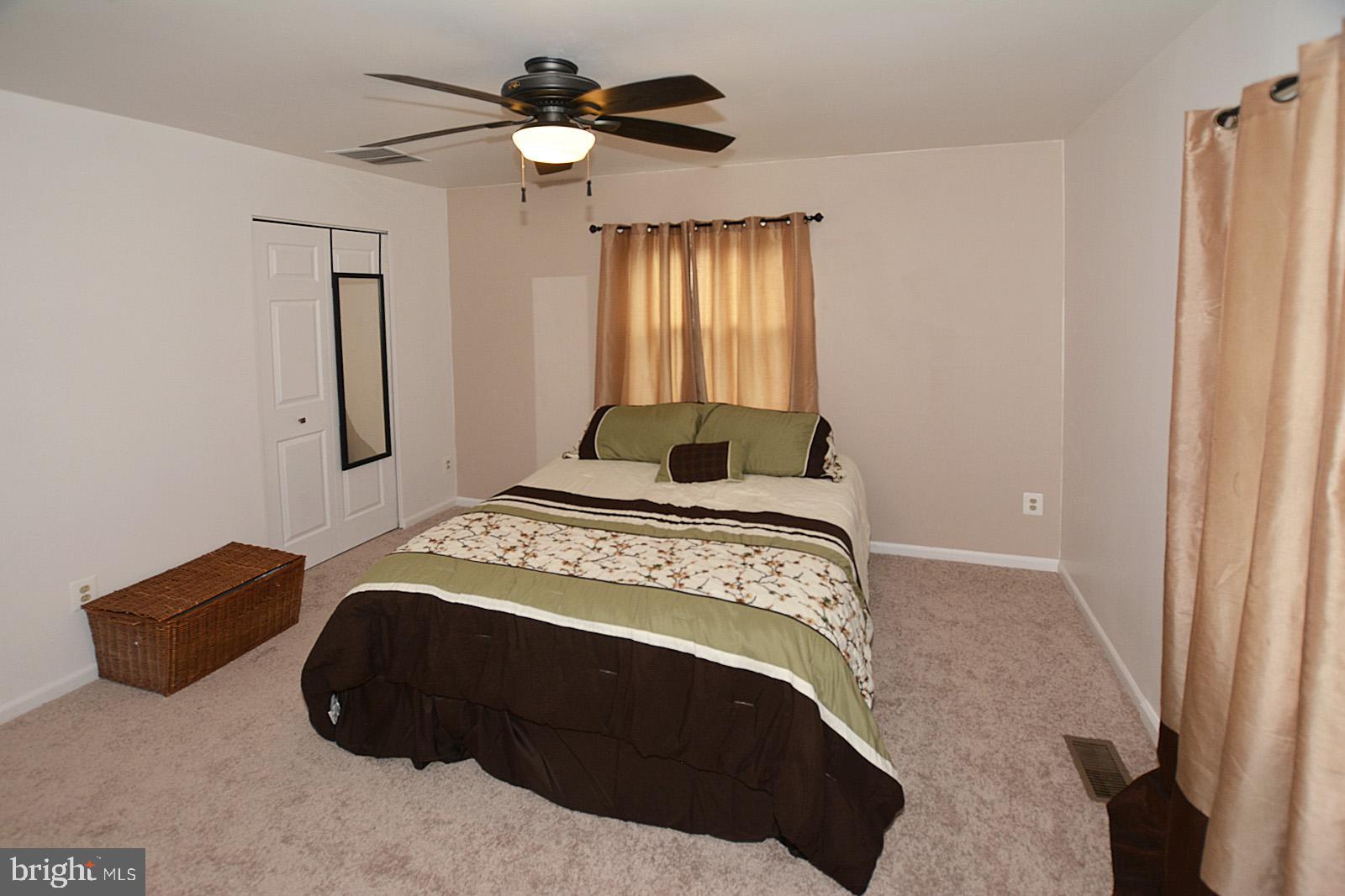 1306 East Iberia Road Sterling, VA 20164 - Photo 14 of 34 Gallery Image 14