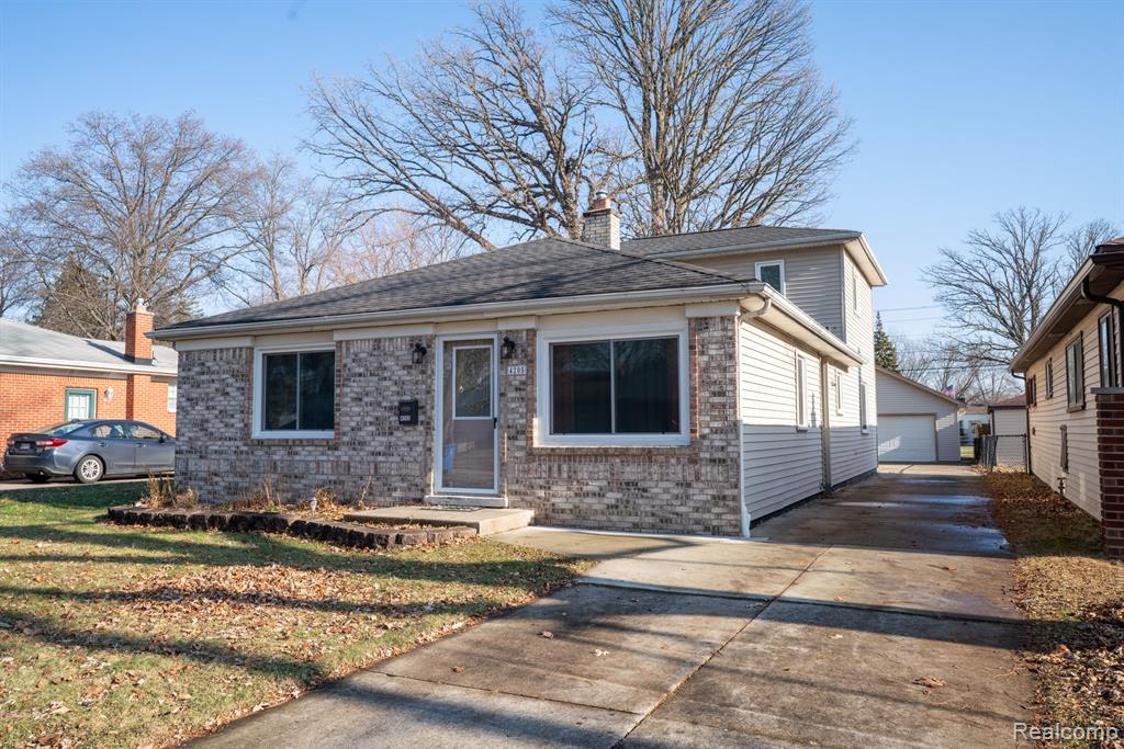 4205 Harding Street Dearborn Heights, MI 48125 - Photo 3 of 30