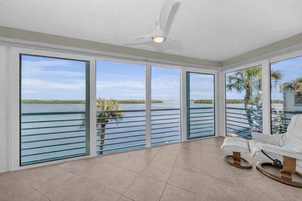 4420 Exeter Drive, Unit 307 Longboat Key, FL 34228 - Photo 3 of 37