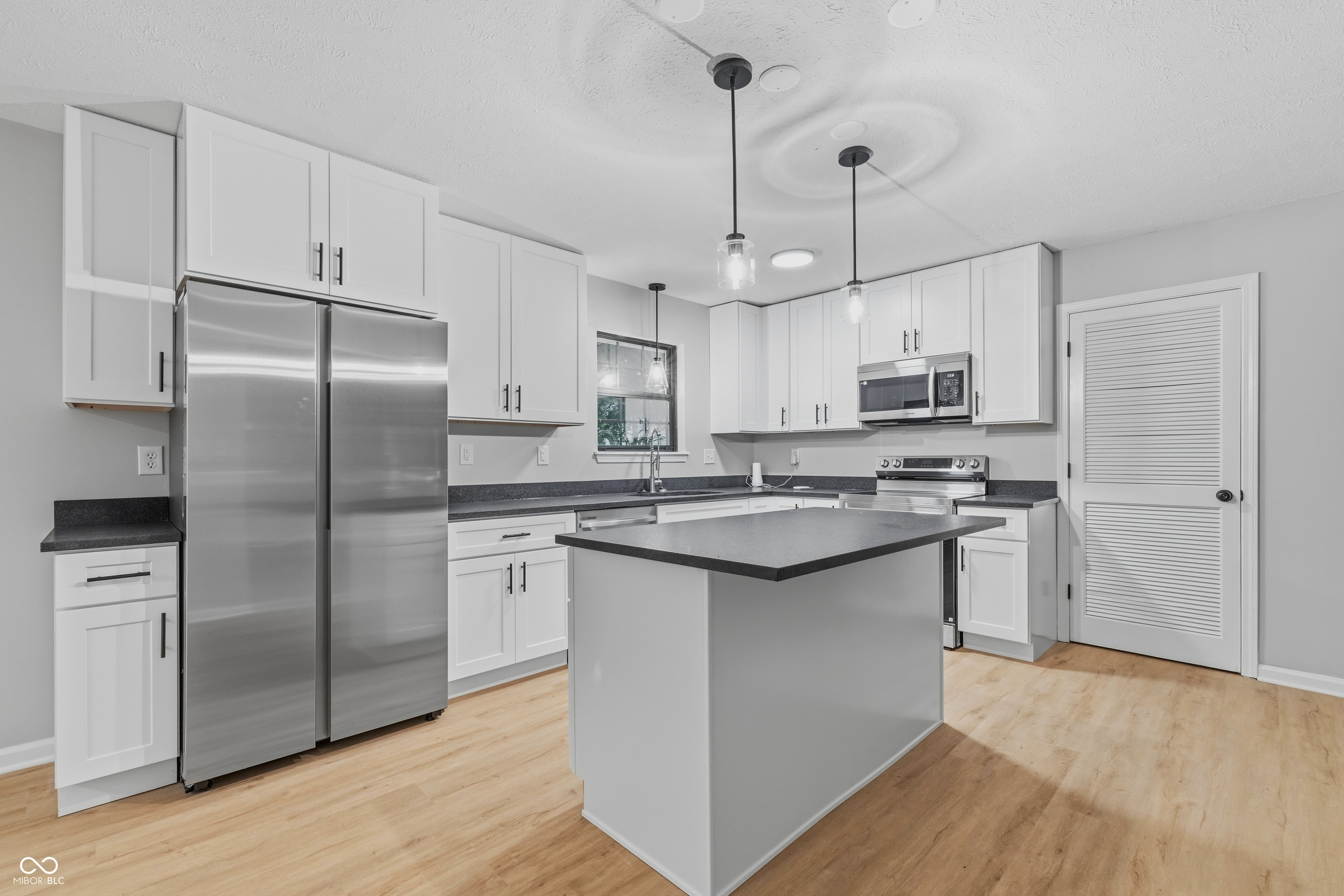 3242 Cherry Lake Road Indianapolis, IN 46235 - Photo 12 of 39 Gallery Image 12