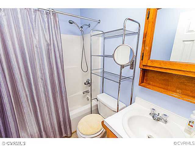 3484 Manfield Road Aylett, VA 23009 - Photo 11 of 16 Bathroom