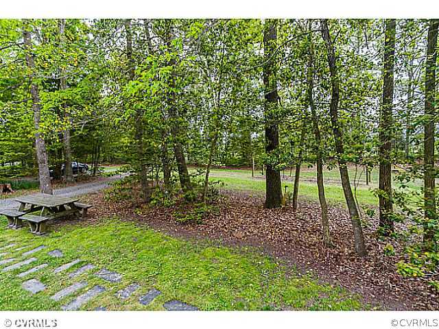 3484 Manfield Road Aylett, VA 23009 - Photo 13 of 16 Yard/Garden