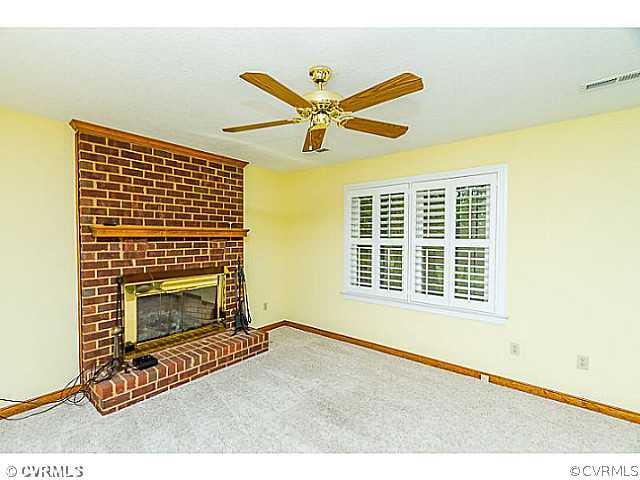 3484 Manfield Road Aylett, VA 23009 - Photo 4 of 16 Den/Family/Great Room