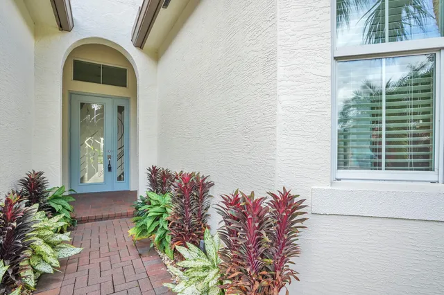 $695,000 | 2499 Vicara Court, Royal Palm Beach, FL 33411
