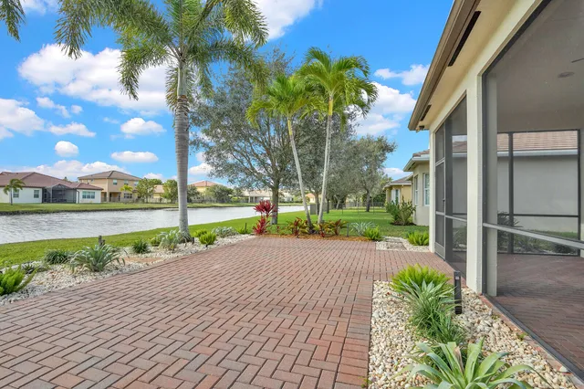 $695,000 | 2499 Vicara Court, Royal Palm Beach, FL 33411