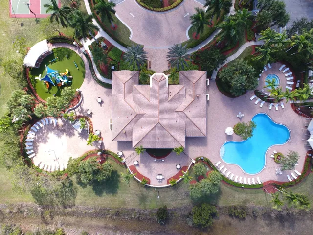 $695,000 | 2499 Vicara Court, Royal Palm Beach, FL 33411