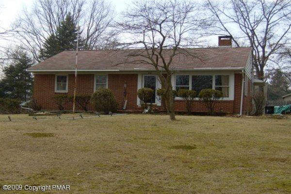 430 Quentin Road Stroudsburg, PA 18360 - Photo 10 of 11 Front