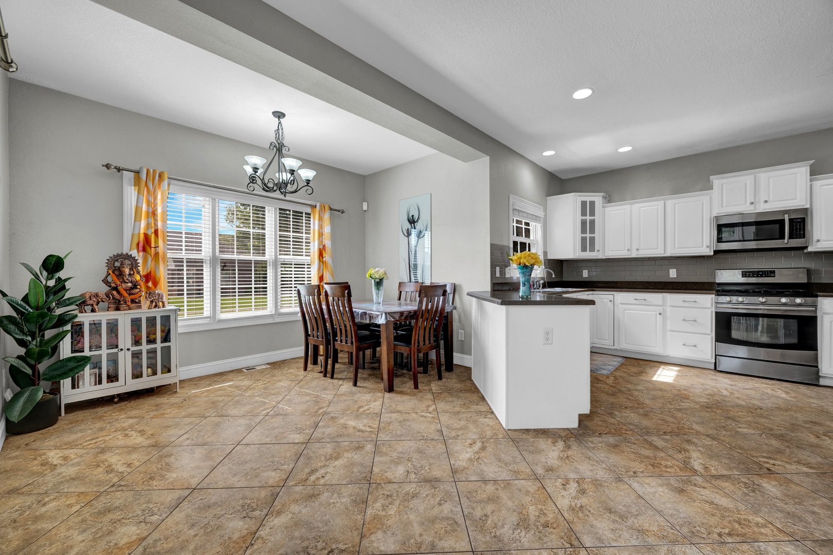 1711 Glenbridge Road Bloomington, IL 61704 - Photo 10 of 54