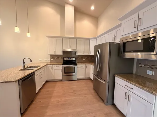 $1,900 | 1084 Northwest 126 Way, Newberry, FL 32669