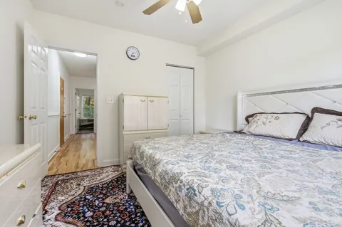 $180,000 | 2556 West Rosemont Avenue, Unit 1, Chicago, IL 60659