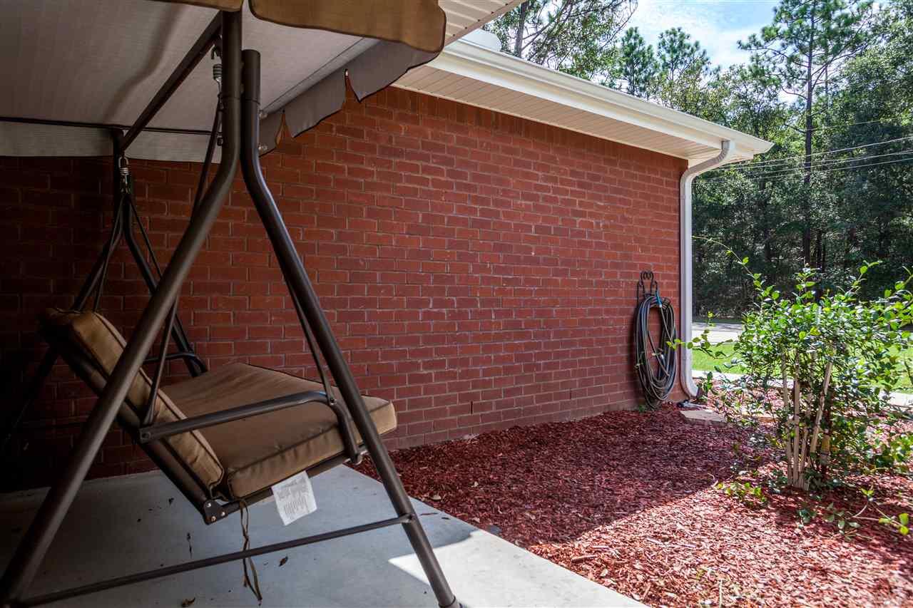 6424 Kembro Road Milton, FL 32570 - Photo 6 of 29