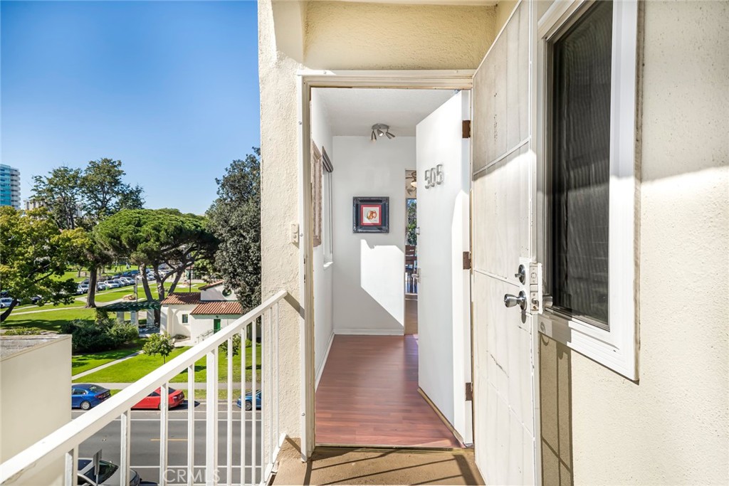 2100 2nd Street, Unit 505 Long Beach, CA 90803 - Photo 5 of 34 Semi Private Landing leading to Front Door and Formal Foyer