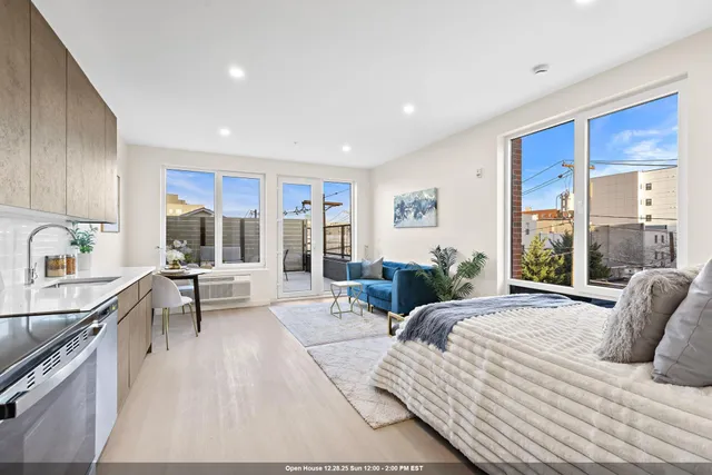 $1,999 | 1 Mallory Avenue, Unit 202, Jersey City, NJ 07305