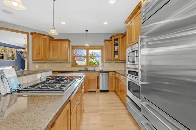 $999,500 | 21157 Ridgewood Trail, Lakeville, MN 55044