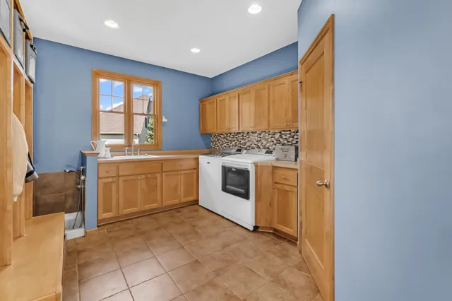 $999,500 | 21157 Ridgewood Trail, Lakeville, MN 55044