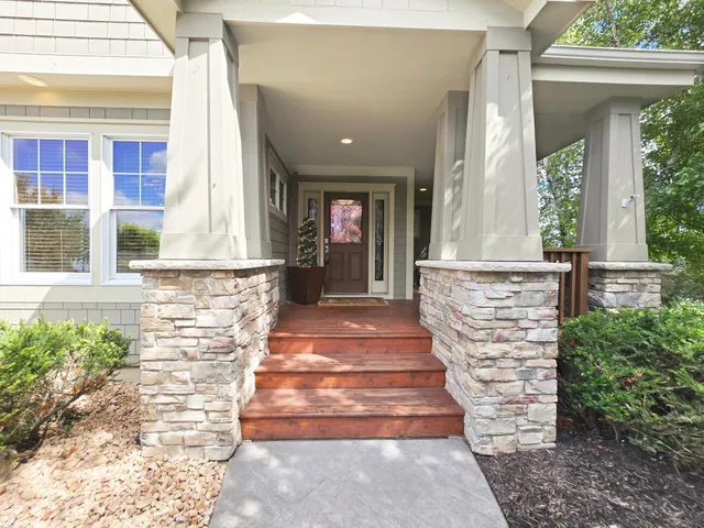 $999,500 | 21157 Ridgewood Trail, Lakeville, MN 55044