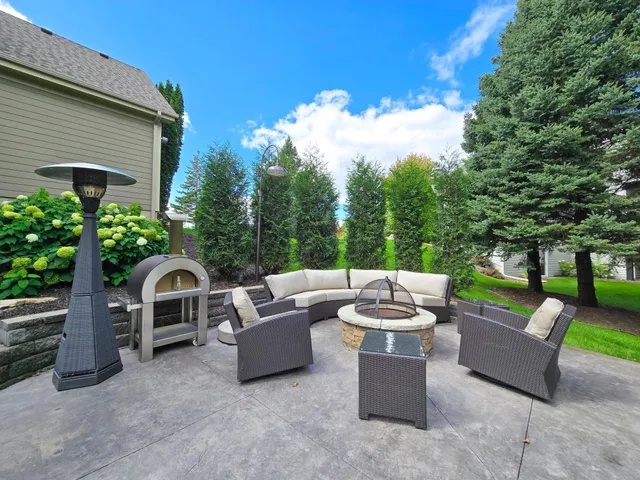 $999,500 | 21157 Ridgewood Trail, Lakeville, MN 55044