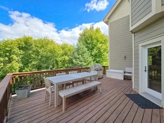 $999,500 | 21157 Ridgewood Trail, Lakeville, MN 55044