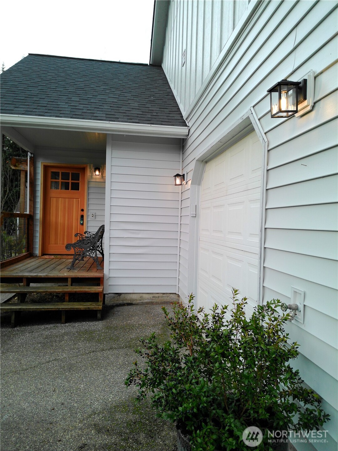 3615 Britzman Loop Clinton, WA 98236 - Photo 2 of 26